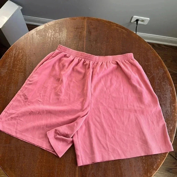 Maggie Sweet Flowy Shorts Pink Size 2X - Picture 2 of 9